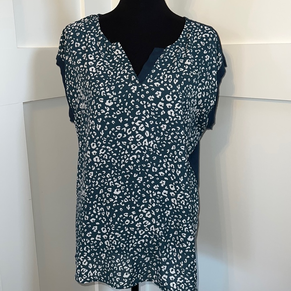 Women’s short sleeve pullover Tunic